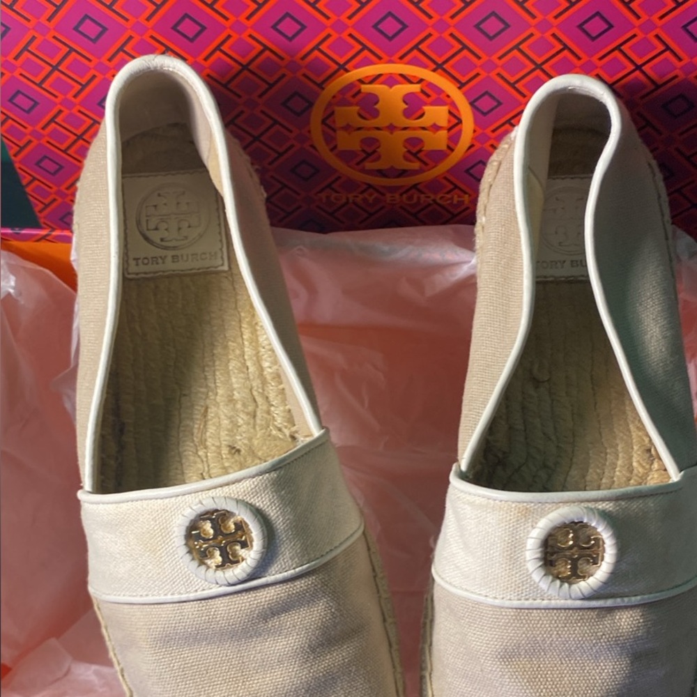 Tory Burch Cream Espadrilles with Gold Emblem